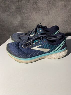 Brooks Ghost 11 Womens 9.5 B Running Shoes Navy Blue Teal Sneakers